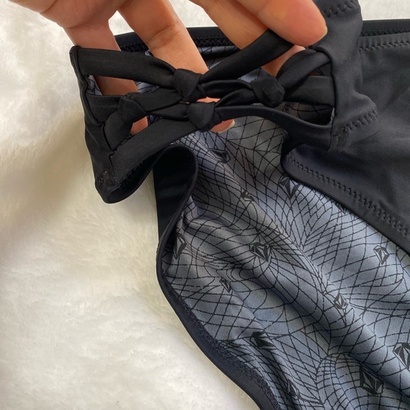 Volcom Bikini Bottom - Picture 2 of 10